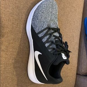 Nike Varsity Compete TR 4E